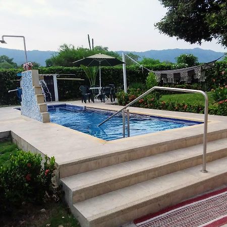 C&H Casa Campestre El Oasis Ricaurte Girardot Bed and Breakfast Exteriör bild