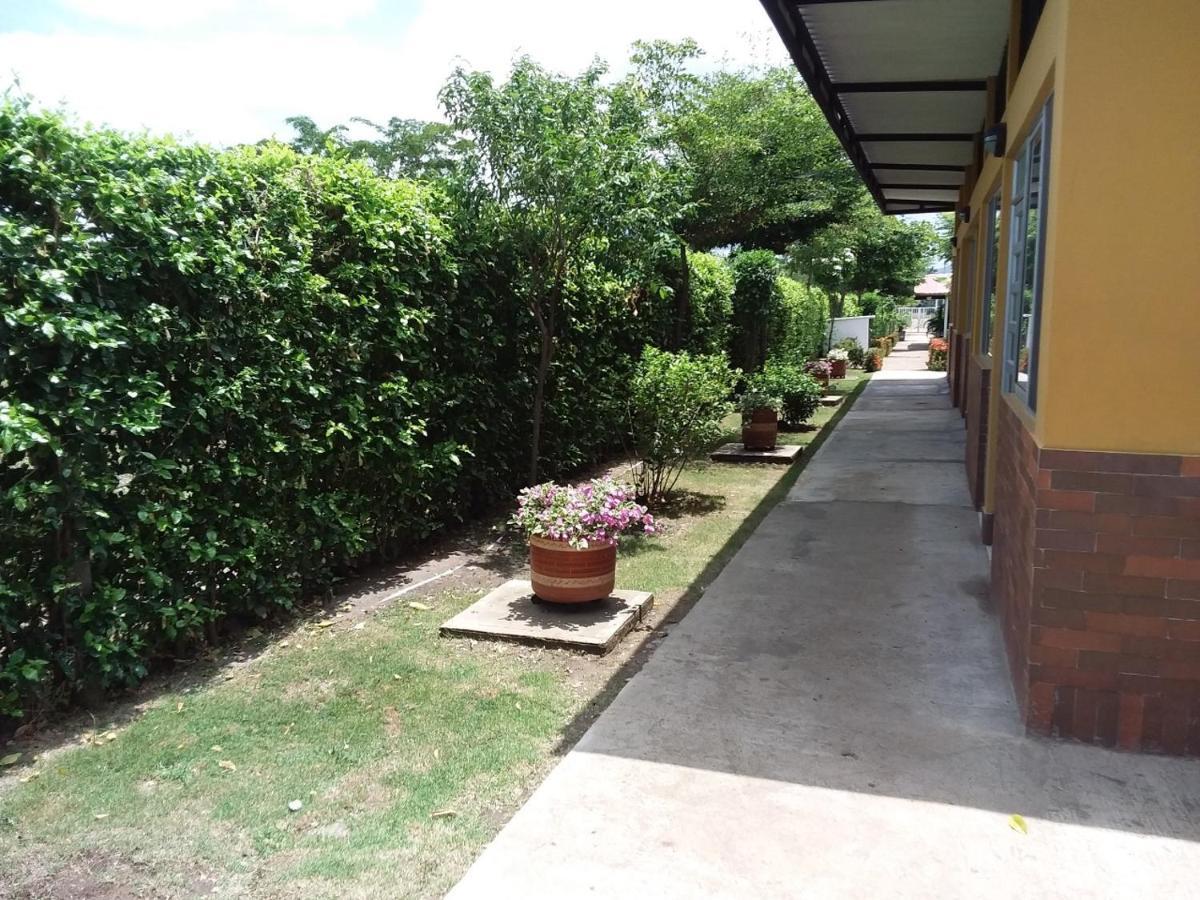 C&H Casa Campestre El Oasis Ricaurte Girardot Bed and Breakfast Exteriör bild