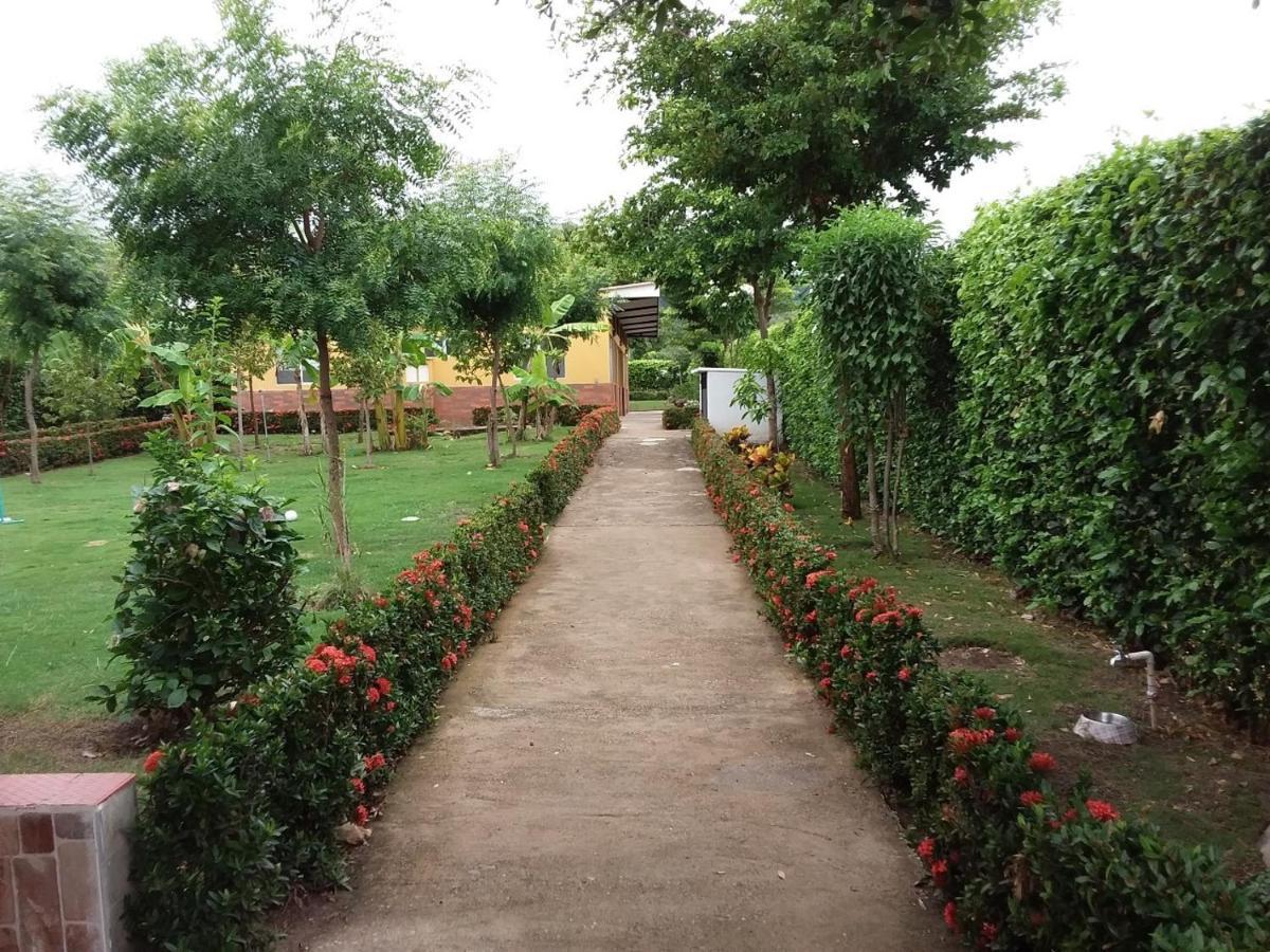 C&H Casa Campestre El Oasis Ricaurte Girardot Bed and Breakfast Exteriör bild