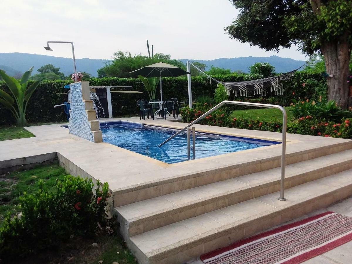 C&H Casa Campestre El Oasis Ricaurte Girardot Bed and Breakfast Exteriör bild