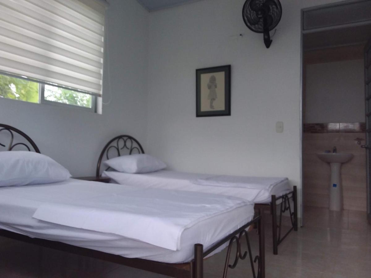 C&H Casa Campestre El Oasis Ricaurte Girardot Bed and Breakfast Exteriör bild